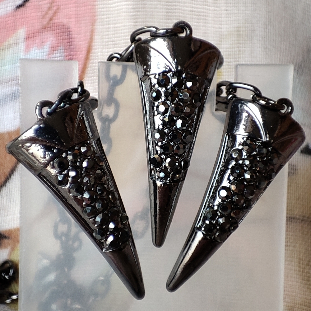 Dolls Kill Gunmetal Slave Bracelet Adjustable Rings Fingernail Claws Gothic NEW